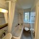 Simple 2BR Apartment with Natural Light Zurich - Photo 3