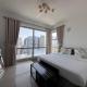 2 Bed Apartment in La Riviera Tower, Dubai Marina near Metro and Mall, 12-min walk to JBR Beach! Dubaj - Fotografie 3