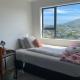 Relaxing rooms with mountain views, close to ferry Wellington - Photo 2