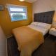 179, Two bed chalet on Sund0wner Holiday Park - Sleeps 4, free WiFi, sorry no pets - entertainment options close by, Hemsby (foto 10)