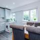 Stylish home - 5G wifi - FREE off-road parking - Sleeps 7 Manchester - Photo 6