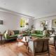 Spacious 4 Bedroom Loft Retreat, London (photo 5)