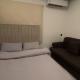 استديو انيق بتسجيل ذاتي, Riad