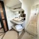 Villa Daya Canggu - 5 Mins to Beach, Rooftop Cinema and Private Cook, Canggu (foto 3)