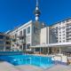 Deluxe Heritage - Roof Top Pool & Gym near Sky Tower