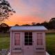 Pretty Pink Queenslander - Spectacular Views, Space and Serenity, Тентерфилд (фото 2)