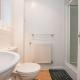5 bed house with free secure parking in pleasant quiet location, Wolverhampton (fotografie 3)