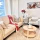 Spacious & Comfy Upper Floor 3BR Suite in Detached House, Calgary