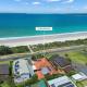 Collingwood - 4BR modern beachfront holiday home