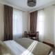 Balcony View in ultracentral Chisinau - Spacious 4 room Living & high end amenities - AC & Bean-Coffee Bar - GrandStay, Chişinău (foto 6)