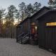 Serene mountain cabin with hot tub and 2 ensuites