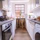 Luxury 2 Bed Apartment in the Heart of Mayfair Your Stylish London Retreat 4th floor no lift, Londyn (zdjęcie 5)