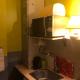 Studio Maryline de 18 m2 - Calme - Rez de chaussée sur patio Privé - Grand Canapé-Lit Clic Clac pour 2 personnes - Kitchenette - Salle de bain - 5 minutes du Métro Brochant de la ligne 13,Bus 54,74 et 31 vers sites touristiques, Paryż (zdjęcie 3)