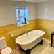 2 Bed Duplex Penthouse Apartment by Mathew Street Sleeps 6, Liverpool (photo 8)