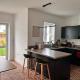 Large double room with a private bathroom in a quiet neighbourhood, Дублин (фото 4)