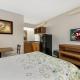 HomeTowne Studios by Red Roof Buffalo - Niagara Airport, Williamsville (foto 4)