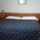 Hotel Niki, Tribiano