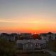 King BEEch - Southern Shores, 300 Yds to Beach, Ocean View, Pool, Hot Hub, Fenced Yard, Southern Shores (Foto 2)