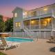 King BEEch - Southern Shores, 300 Yds to Beach, Ocean View, Pool, Hot Hub, Fenced Yard, Southern Shores (Foto 3)
