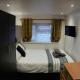 Quiet Studio with Workspace Shared Entrance for Contractors and Business Travellers
