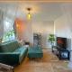 Perfect Booking 3 Bed Home in Central Bracknell, Bracknell