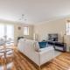 2 BED 2 BATH with PARKING NEAR PINEWOOD, WEXHAM HOSPITAL - By Tempstay, Slough