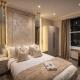 Serene Private Townhouse with AC & Balcony For 6, Londra (foto 2)