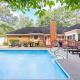 Market District Pool House, Statesboro