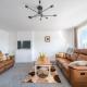 Spacious 5Bedroom Home with Garden & Parking Sleeps 11 Near Elizabeth Line, Goodmayes