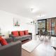 2 Bedroom Apartment Short Term Rental & Flexible Renting Shoreditch with Free WiFi & Balcony, Londra (foto 6)
