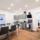 Monteurwohnung-in-Villa-8-Betten-WLAN-TV-Einbaukueche-Ahrensburg-Zentrum-Naehe-Hamburg-AGRP1201, Ahrensburg (foto 4)