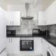 Serene Private Townhouse with AC & Balcony For 6, Londra (foto 5)