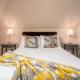 Elliot Suite No9 - Donnini Apartments, Ayr (photo 3)