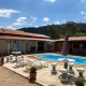 Chácara Barone - Chácara em SerraNegra com piscina, mini golfe, sinuca, Serra Negra