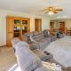 Kayaks & Boat Dock: Waterfront Home in Grove, Grove (foto 10)