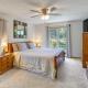 Kayaks & Boat Dock: Waterfront Home in Grove, Grove (foto 2)