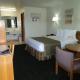Howard Johnson by Wyndham Roseburg - Photo 9