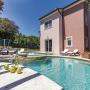 Nyaralók - Póla, Four-Bedroom Holiday Home in Pula