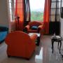 Bed & Breakfasts - Kingston, Malia's New Kgn Apartment