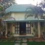 Villák - Khandala, Bungalow with a pool in Kune, Khandala, by GuestHouser 60524