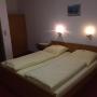 Hostely - Schwarzenbruck, Hotel-Restaurant Hellmann