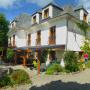 Bed and Breakfasts - Riom-ès-Montagne, Logis Coquelicot