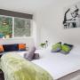 Nyaralók - Melbourne, Melbourne Villa