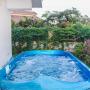 Villen - Lonavala, Villa with a garden in Lonavala, by GuestHouser 63082