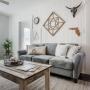 Apartmanok - Tampa, Modern Farmhouse Apartment in The Heights