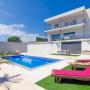 Vily - Lloret de Mar, Lloret de Mar Villa Sleeps 8 Pool WiFi