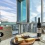 Apartments - Brisbane, 2BR EPIC VIEWS ★CBD★ 2 Cars ★Pool★Wine★Gym★Netflix