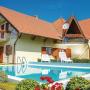 Apartmanok - Balatonmáriafürdő, Three-Bedroom Apartment in Balatonmariafurdo