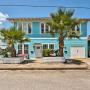 Дома для отпуска - Галвестон, Updated Galveston Home - Walk to the Beach & Pier!