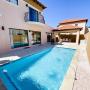 Vily - Palm-Eagle Beach, Spectacular 3 bedroom house with Own Pool 170B